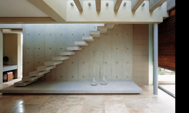 58. Прямая лестница с парящими ступенями. Projeto de Arquimagens